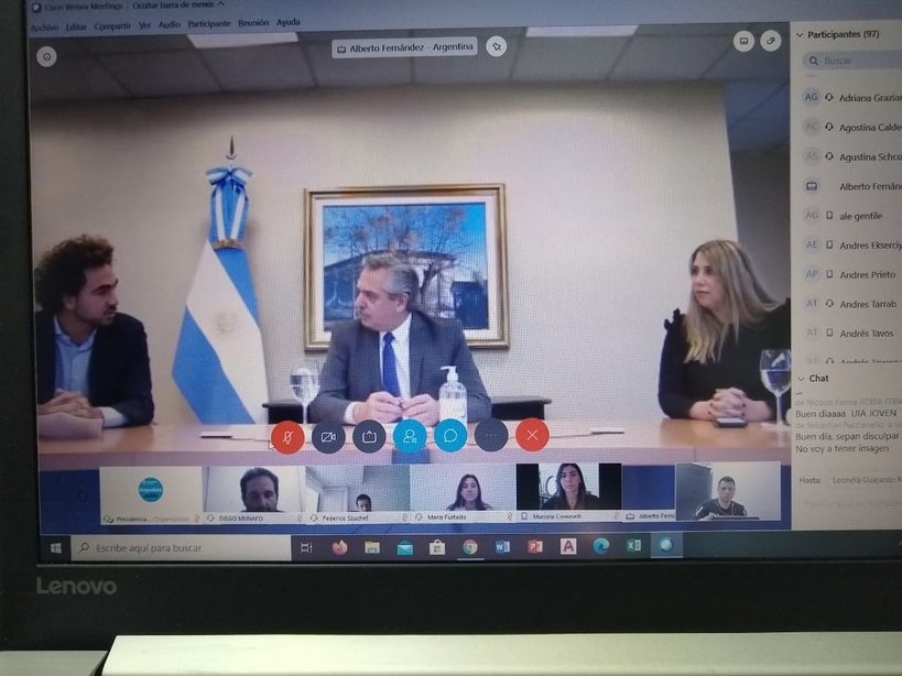 JOVENES INDUSTRIALES JUNTO AL PRESIDENTE DE LA NACIÓN