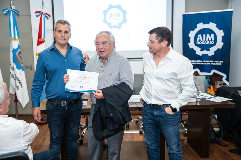 Reconocimiento a Oscar Gindin por su trayectoria y compromiso con AIM Rosario